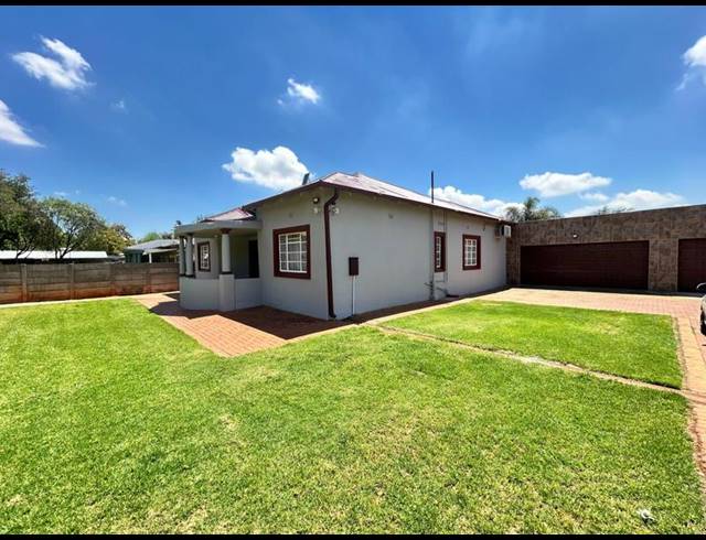 4 BEDROOM HOUSE FOR SALE IN DALVIEW